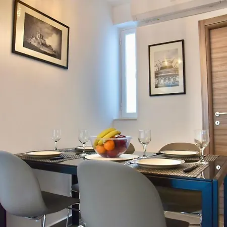 Apartment Bright & Modern 2-bedroom, 4th Floor In Gzira, Malta Gzira