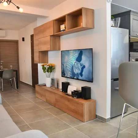 Apartment Bright & Modern 2-bedroom, 4th Floor In Gzira, Malta *