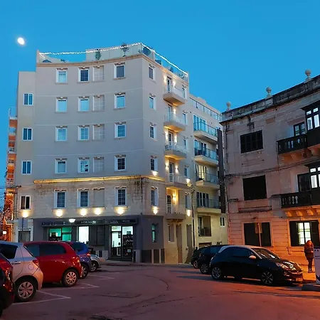 Bright & Modern 2-bedroom, 4th Floor In Gzira, Malta Apartment *